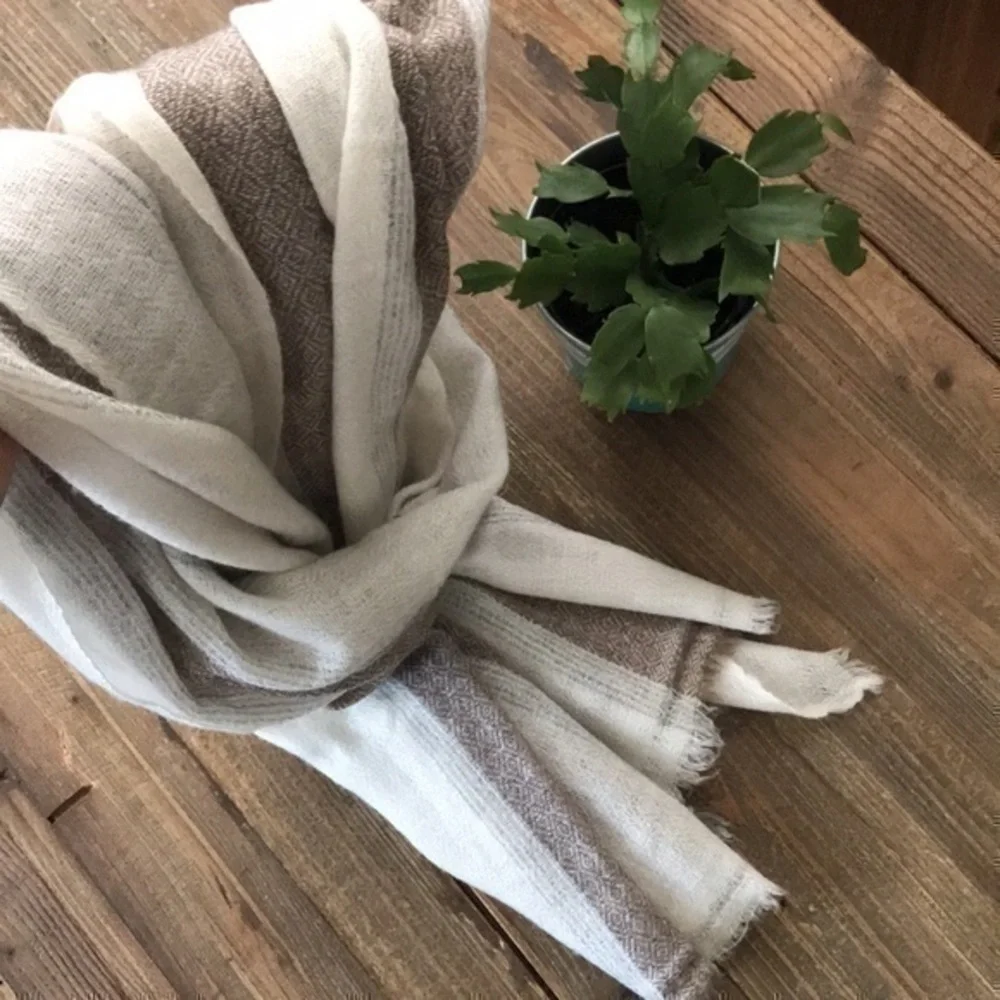 Wrap/ Scarf/ Shawl 100% Exclusive Cashmere Hand Made in Nepal 27”x78”